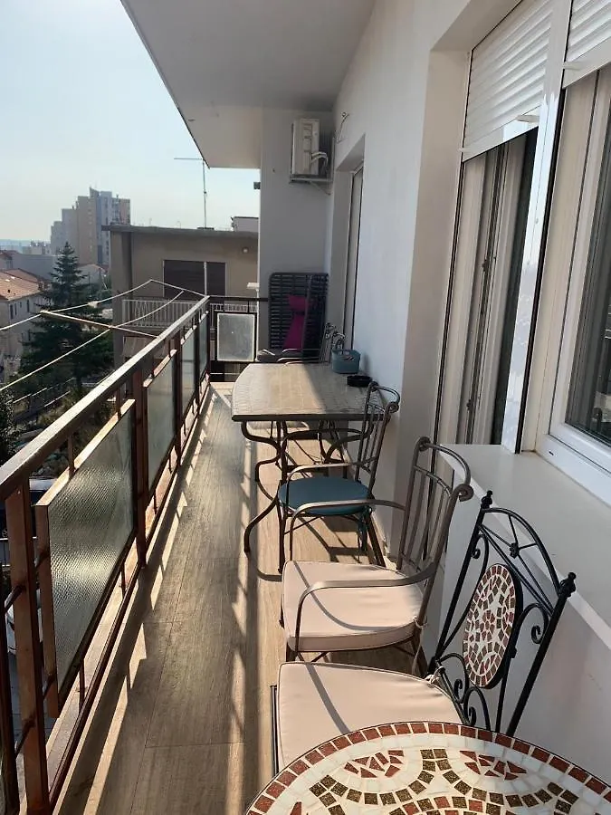 Anna Apartment Split